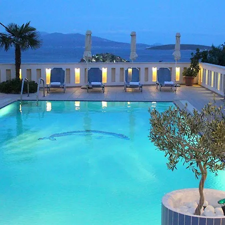 Amaryllis Aparthotel