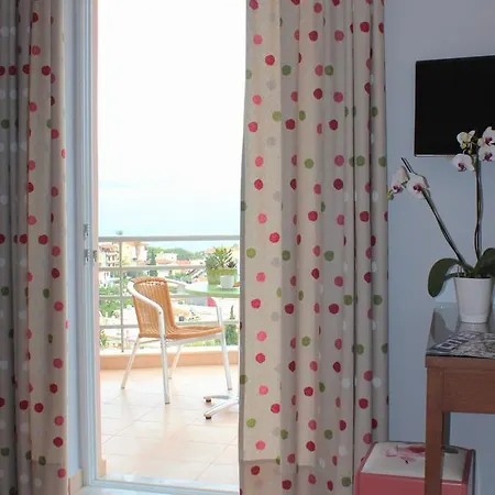 Amaryllis Aparthotel 3*