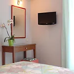 Amaryllis Aparthotel 3*